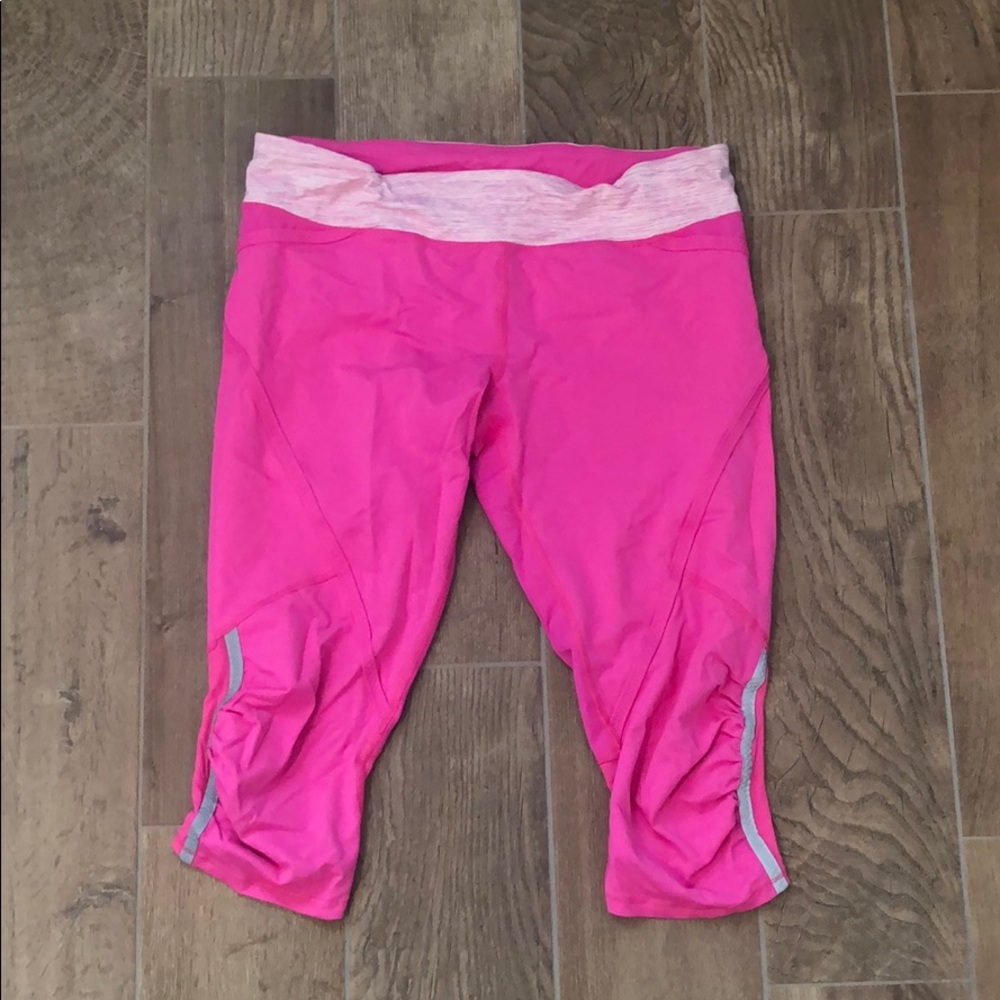 Lululemon hot pink crop pants, size 10